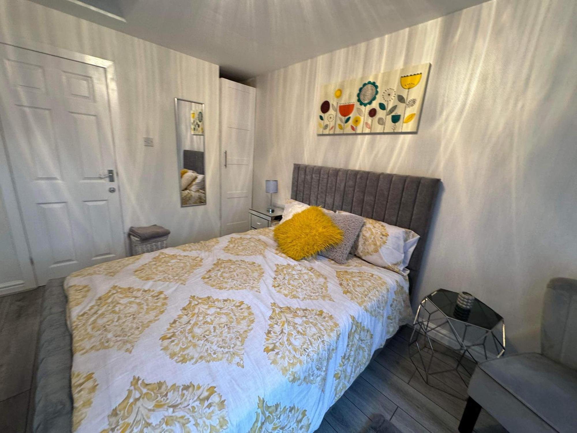 Private Guest House/Annexe ซัลฟอร์ด ภายนอก รูปภาพ