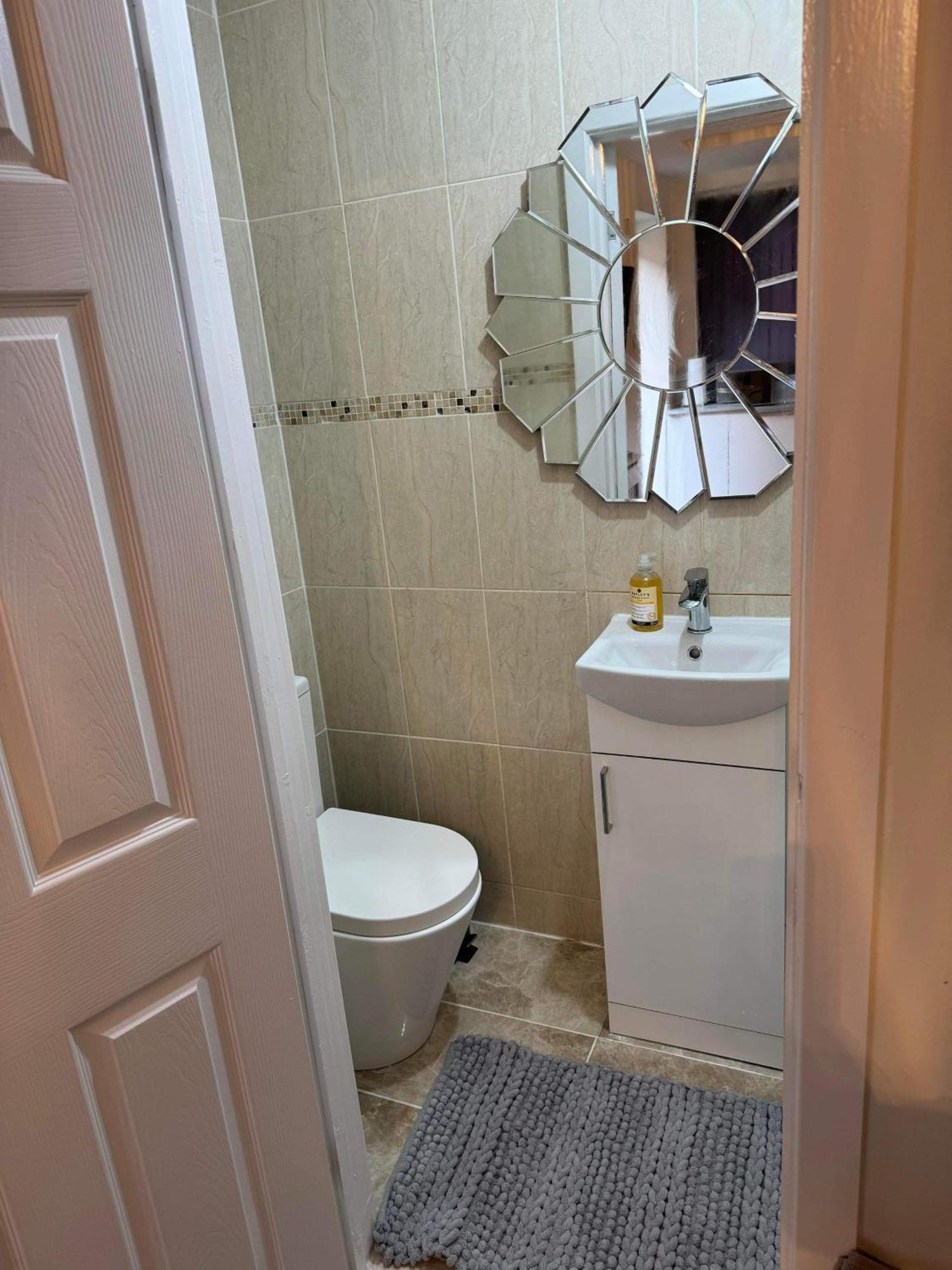 Private Guest House/Annexe ซัลฟอร์ด ภายนอก รูปภาพ
